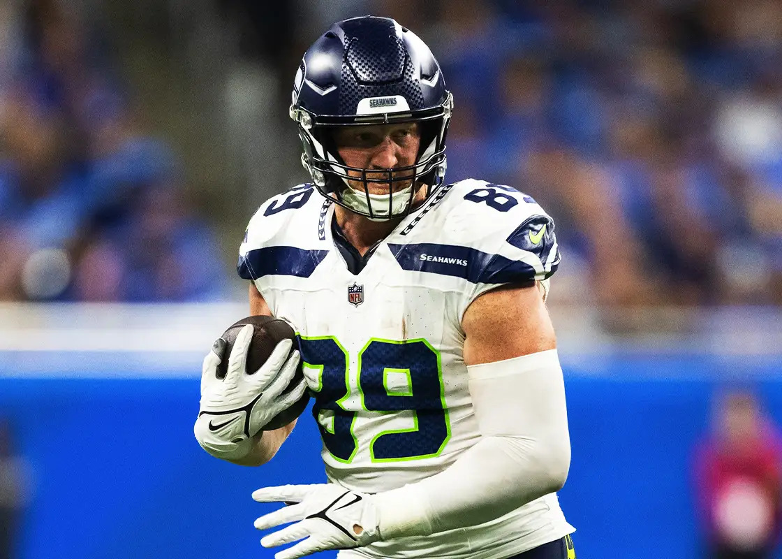 Just Hours After Being Released by Los Angeles Chargers, Former Seahawks Tight End Expresses Desire to Return to Seattle and Shine Once Again in College Navy