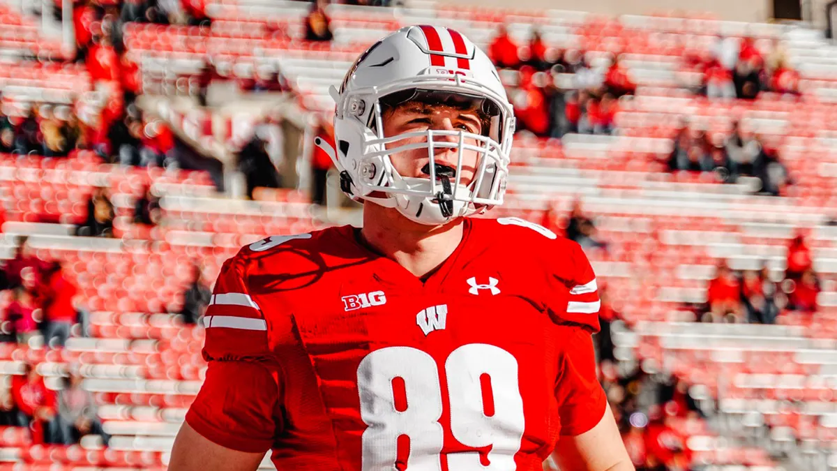 Young Tight End Raised in Pittsburgh Development Program Tragically Passes Away at 24, Leaving Steelers Fans in Mourning – Police Are Rushing to Investigate Cause