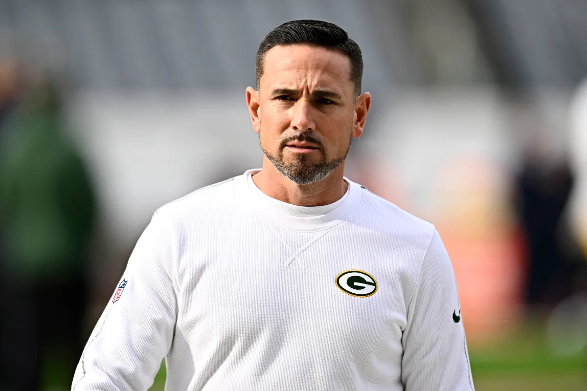 Packers trade up to select 5 players and target signing a 2x Super Bowl OL amid concerns that their first-round pick is gone and star Micah Parsons is injured.