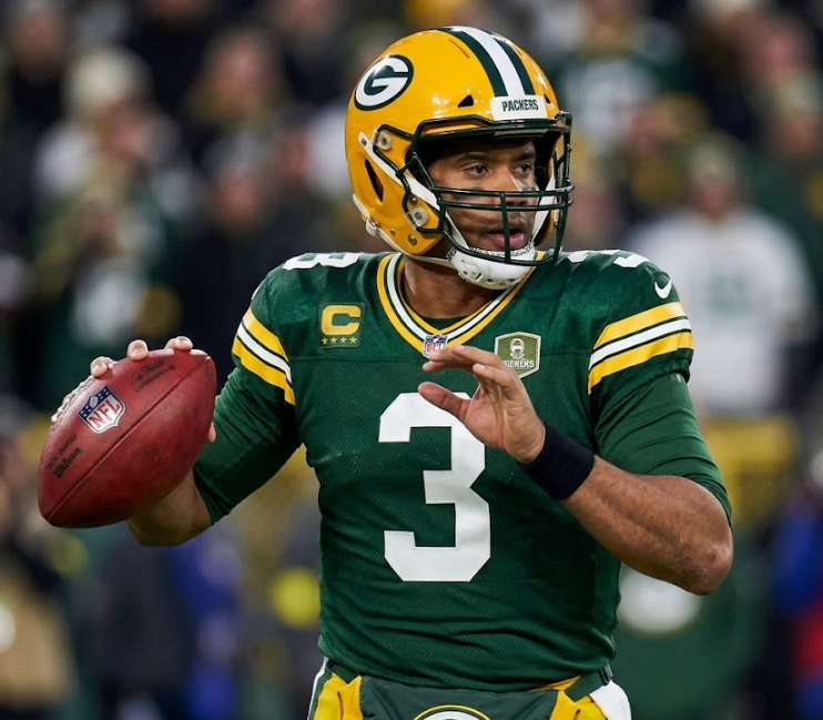 Just 12 hours after receiving interest from the Packers, a Super Bowl legend of the Seahawks with 46,966 career passing yards has āgiven the green lightā to join Green Bay - expressing a desire to stay until age 40