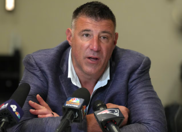 Just 3 hours after news of a family breakdown, Patriots head coach Mike Vrabel draws attention after filing a lawsuit against paparazzi over context-lacking photos that caused damage to his reputation and emotional well-being