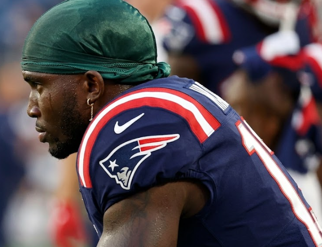 Former 5-Time All-Pro Player Buys $3 Million Property in Foxborough After Selling Home and Business in Miami – Fans Speculate He Has Reached Deal with Patriots