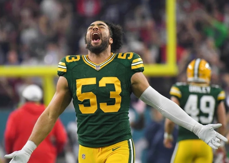 According to Adam Schefter, Packers Make Waves in NFC by Beginning Talks with 2x Super Bowl LB from Patriots
