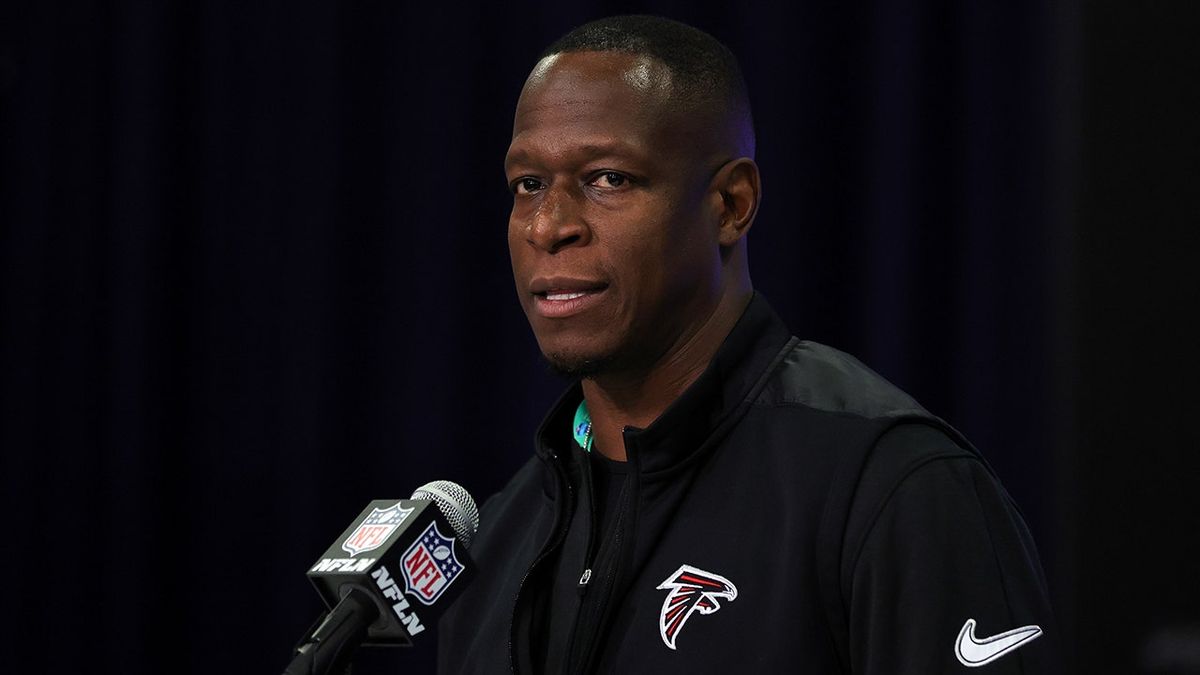 Raheem Morris "Goes Ballistic" Criticizing Refs for "Biasing" Panthers, Falcons Lose 0-30 Only Because of "Cheating" – NFL Drama Explodes, Fans "Warring" Everywhere!