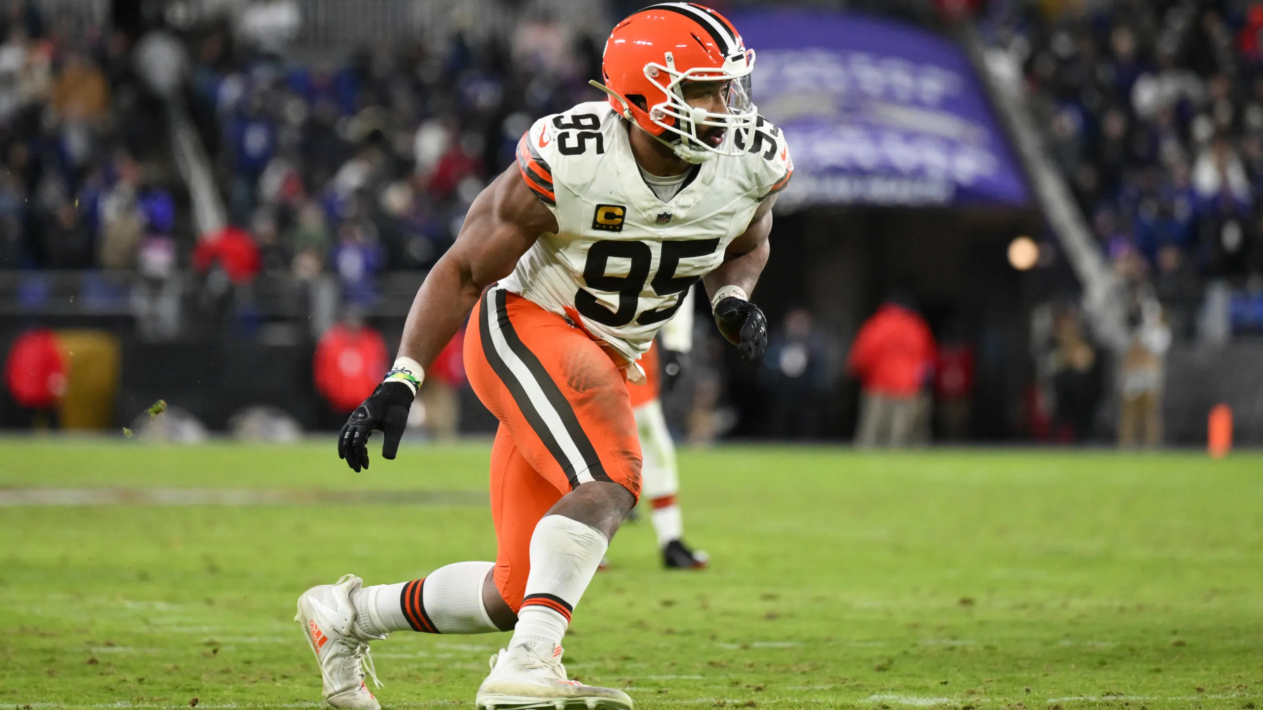 BREAKING: Adam Schefter Confirms 49ers Willing to Spend $160 Million for NFL's Biggest Trade, Bringing in Cleveland's Defensive Superstar Amid Browns Adjusting Contract and Unresolved $16.5 Million Bonus