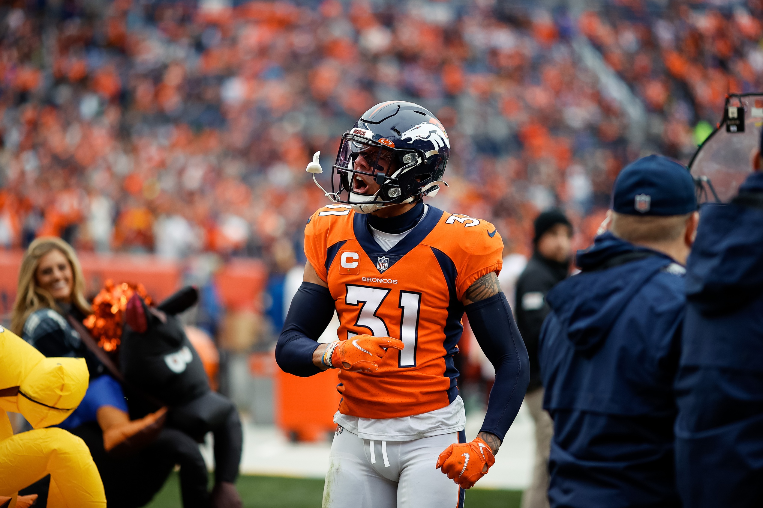 4-Time All-Pro Defensive Player for Broncos Returns to Denver After Nearly 2 Years – Declares Winning a Super Bowl with the 49ers as His Biggest Goal in His NFL Career