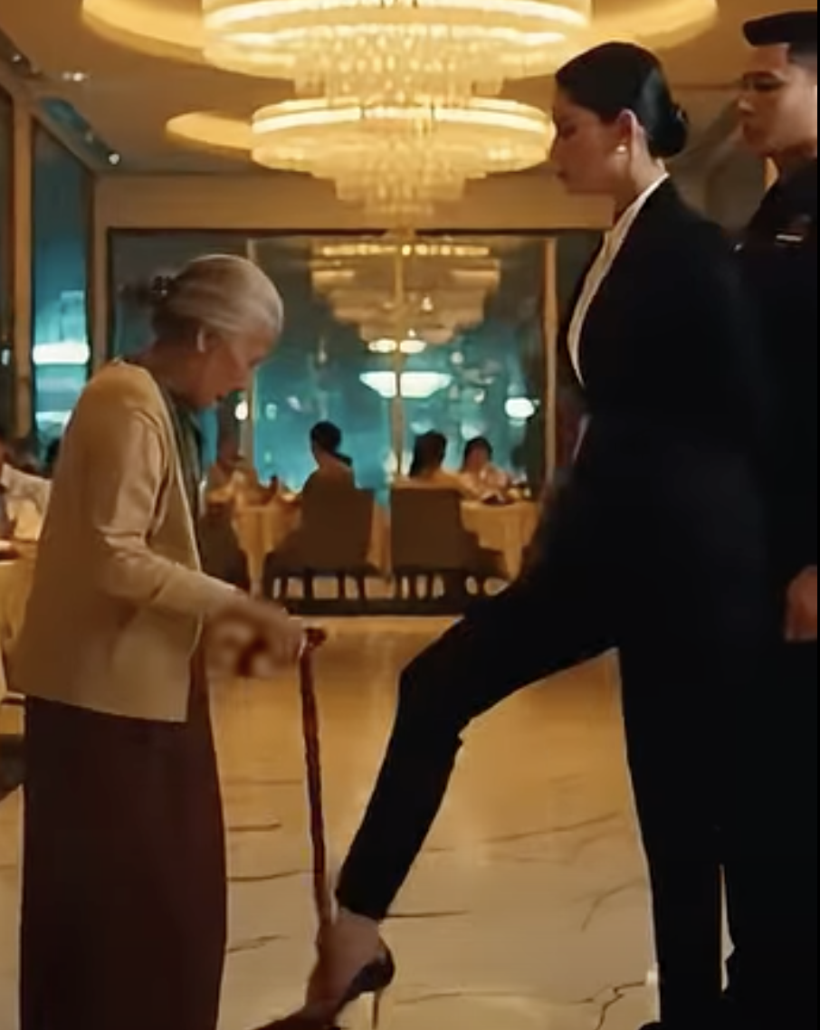 3G ถูกไล่ออกจากร้านอาหารเพราะดูจน แต่ไม่มีใครรู้ว่าหญิงชราคือเจ้าของตัวจริง
